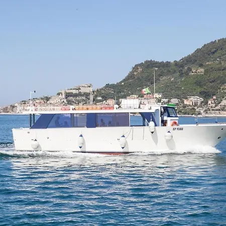 Quiet Night 게스트하우스 3*