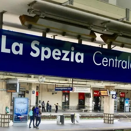 Quiet Night ゲストハウス ラ・スペツィア