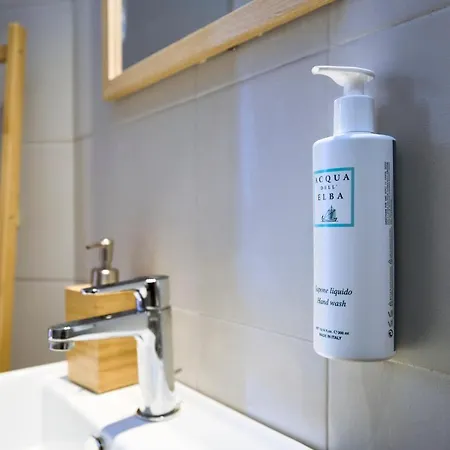 ゲストハウス Quiet Night 3*