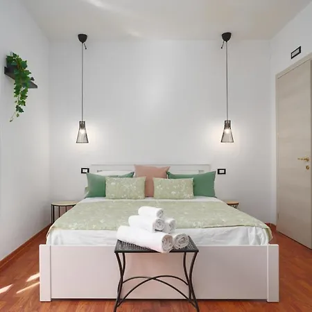 Quiet Night ゲストハウス 3*