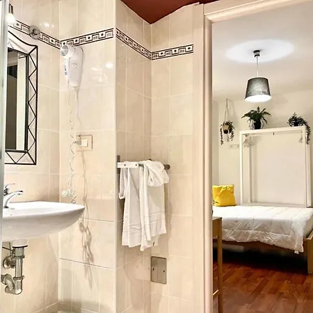 ゲストハウス Quiet Night 3*