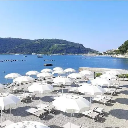 Hotiday La Spezia Quiet Night Πανσιόν 3*